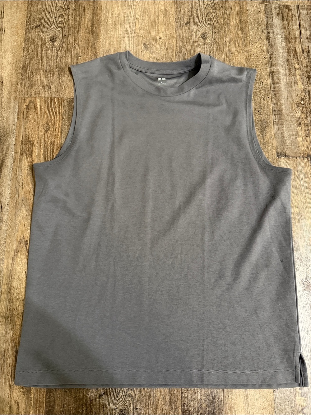 Men's Uniqlo Sleeveless Crewneck Shirt - Gray